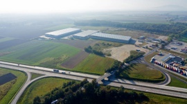 CCC Przedłuża Umowę Najmu 10 900 m² w Prologis Park Wrocław IV BIZNES, Nieruchomości - WARSZAWA – 22.08.2013 r.– Prologis, Inc. (NYSE: PLD), wiodący globalny właściciel, zarządca i deweloper obiektów dystrybucyjnych, poinformował dzisiaj o przedłużeniu umowy najmu 10 900 metrów kwadratowych powierzchni dystrybucyjnej z Grupą CCC.