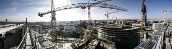 Warsaw Spire pnie się w górę