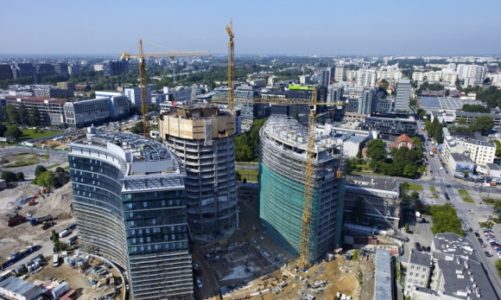 Budynek wieżowy Warsaw Spire ma już 16 pięter