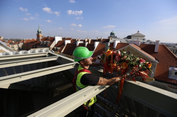 Na biurowcu Plac Zamkowy – Business with Heritage zawisła wiecha