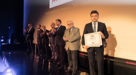 ROCKWOOL Polska podwójnie wyróżnione na Gali Builder Awards BIZNES, Nieruchomości - Prestiżowy tytuł Budowlanej Firmy Roku, przyznawany przez miesięcznik „Builder”, po raz kolejny trafił do światowego lidera w produkcji skalnej wełny, firmy ROCKWOOL. Podczas tegorocznej Gali doceniony został także Prezes Zarządu ROCKWOOL Polska, Andrzej Kielar.