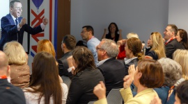 III Konferencja RE/MAX Polska BIZNES, Nieruchomości - Sieć biur nieruchomości RE/MAX zaprasza do wzięcia udziału w III Konferencji RE/MAX Polska. Gośćmi specjalnymi wydarzenia będą Gil Li-ran - międzynarodowy szkoleniowiec branży nieruchomości z Izraela oraz Mariusz Łodyga – trener specjalizujący się w brandingu.