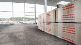 ROCKWOOL prezentuje nowe portfolio produktów do dachów płaskich BIZNES, Nieruchomości - Inwestorzy obiektów coraz większą uwagę zwracają na jak najwyższą efektywność energetyczną budynków. Projektanci z kolei wykorzystują powierzchnie dachów płaskich jako powierzchnie użytkowe. Wychodząc naprzeciw tym tendencjom ROCKWOOL prezentuje nowe portfolio do dachów płaskich.