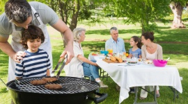 Sposoby na szybkie i skuteczne czyszczenie grilla LIFESTYLE, Dom - Odpowiednio zakonserwowany i utrzymany w czystości grill sprawi, że posiłki będą smaczne i zdrowe.Sprawdźcie nasze sposoby na szybkie i skuteczne czyszczenie grilla.