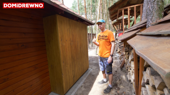 Drewniana szafa na narzędzia w ogrodzie Jak o nią zadbać?