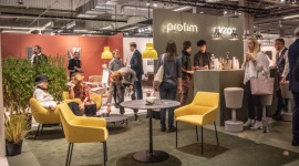 Design w wersji casual: Profim na Warsaw Home Expo LIFESTYLE, Dom - Podczas minionej edycji Warsaw Home Expo, Profim zaprezentował się w zupełnie nowej, casualowej odsłonie - Home Edition. Odwiedzający stoisko mieli okazję zobaczyć m.in. nową kolekcję Chic Lounge, zaprojektowaną z myślą o przestrzeniach domowych.