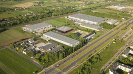 Nowy cross-dock dla JAS-FBG w SEGRO Business Park Łódź BIZNES, Nieruchomości - Na terenie SEGRO Business Park Łódź powstaje dla firmy logistycznej JAS-FBG S.A. magazyn w systemie cross-dock, o łącznej powierzchni 6600 m2. W procesie negocjacji i przygotowania strategii najmu, JAS-FBG reprezentowali eksperci z Maxon Nieruchomości.