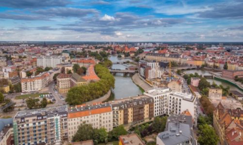 Zyndrama na Kępie Mieszczańskiej na ostatniej prostej