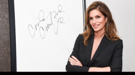 Cindy Crawford otwiera Cosentino Los Angeles City Center LIFESTYLE, Dom - Setki osób zgromadziły się na otwarciu jednego z kluczowych interaktywnych salonów wystawowych Cosentino. Podczas spotkania o swoich pasjach — modzie i designie — opowiadała ambasadorka marki Silestone — Cindy Crawford.