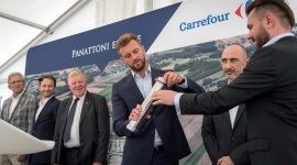 Carrefour i Panattoni po raz drugi – ponad 63 600 m kw. w Polsce Centralnej BIZNES, Nieruchomości - Panattoni Europe, lider rynku nieruchomości przemysłowych w Europie, wmurował kamień węgielny pod budowę największego centrum logistycznego firmy Carrefour Polska w kraju. Będzie to obiekt o charakterze BTS i powierzchni ponad 63 600.